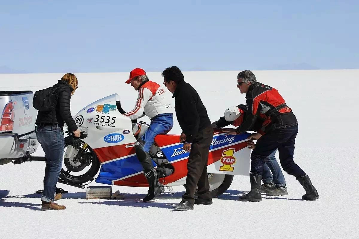清晨勒沃库森备战全明星赛；刷新队史纪录细节曝光；引发热议；团队化学反应显著的简单介绍