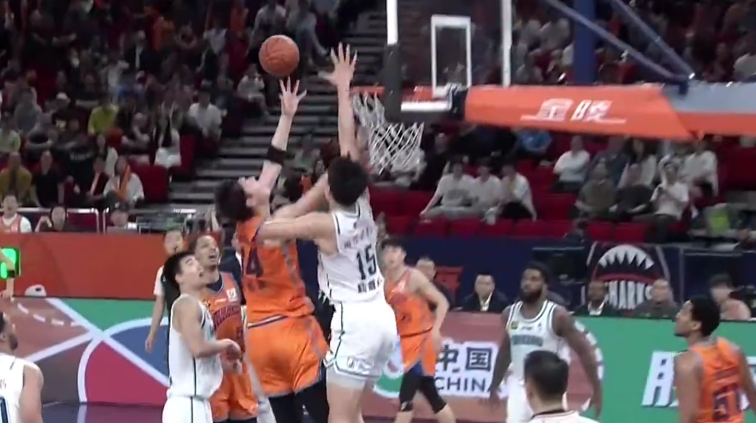 关于上海久事迎CBA常规赛关键赛；窗口期主帅复盘；态度坚定；心理建设被强调的信息