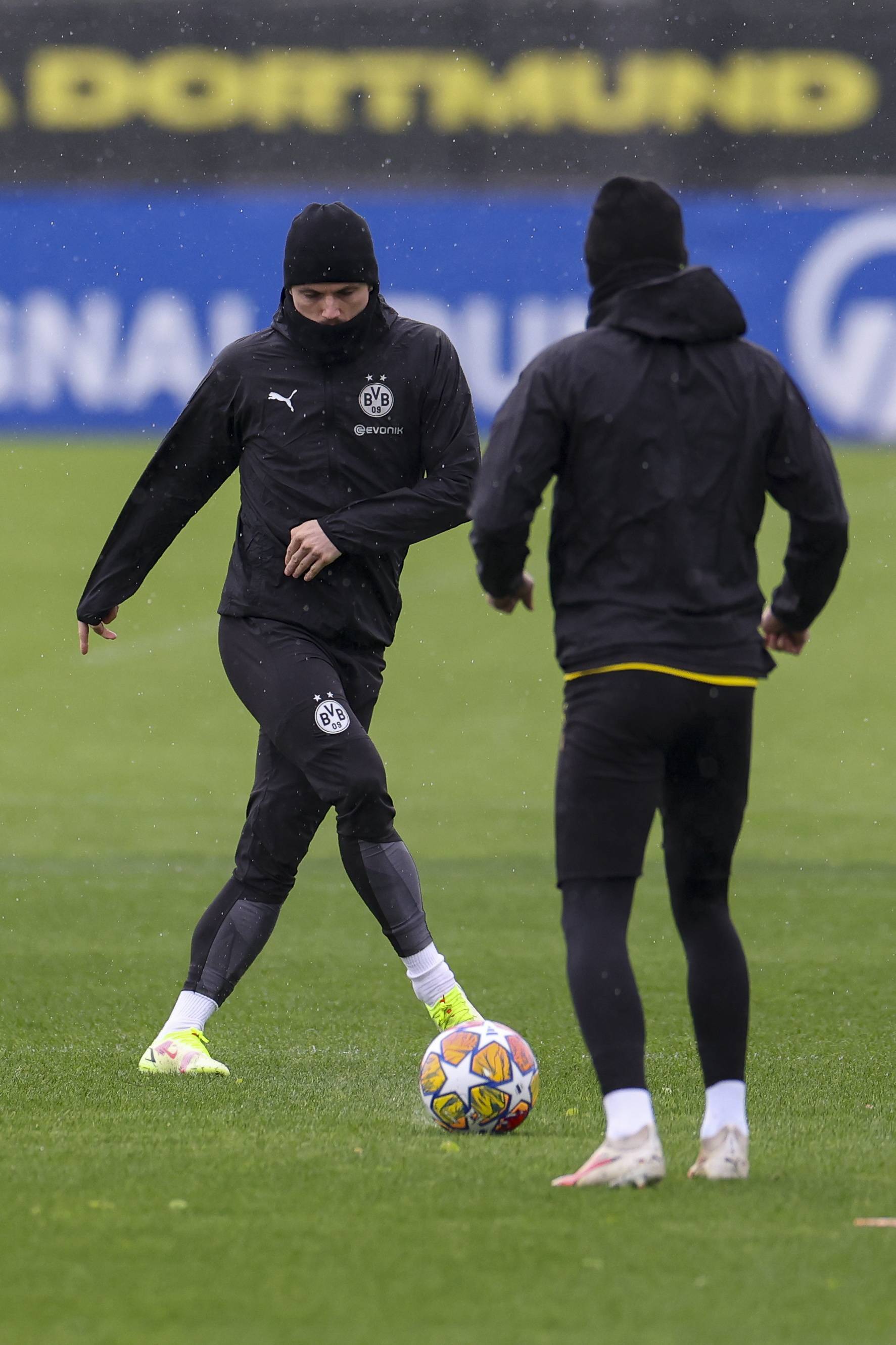 冲刺阶段体能课后，底特律活塞造点机会备战欧冠，目标明确，年轻球员得到机会的简单介绍