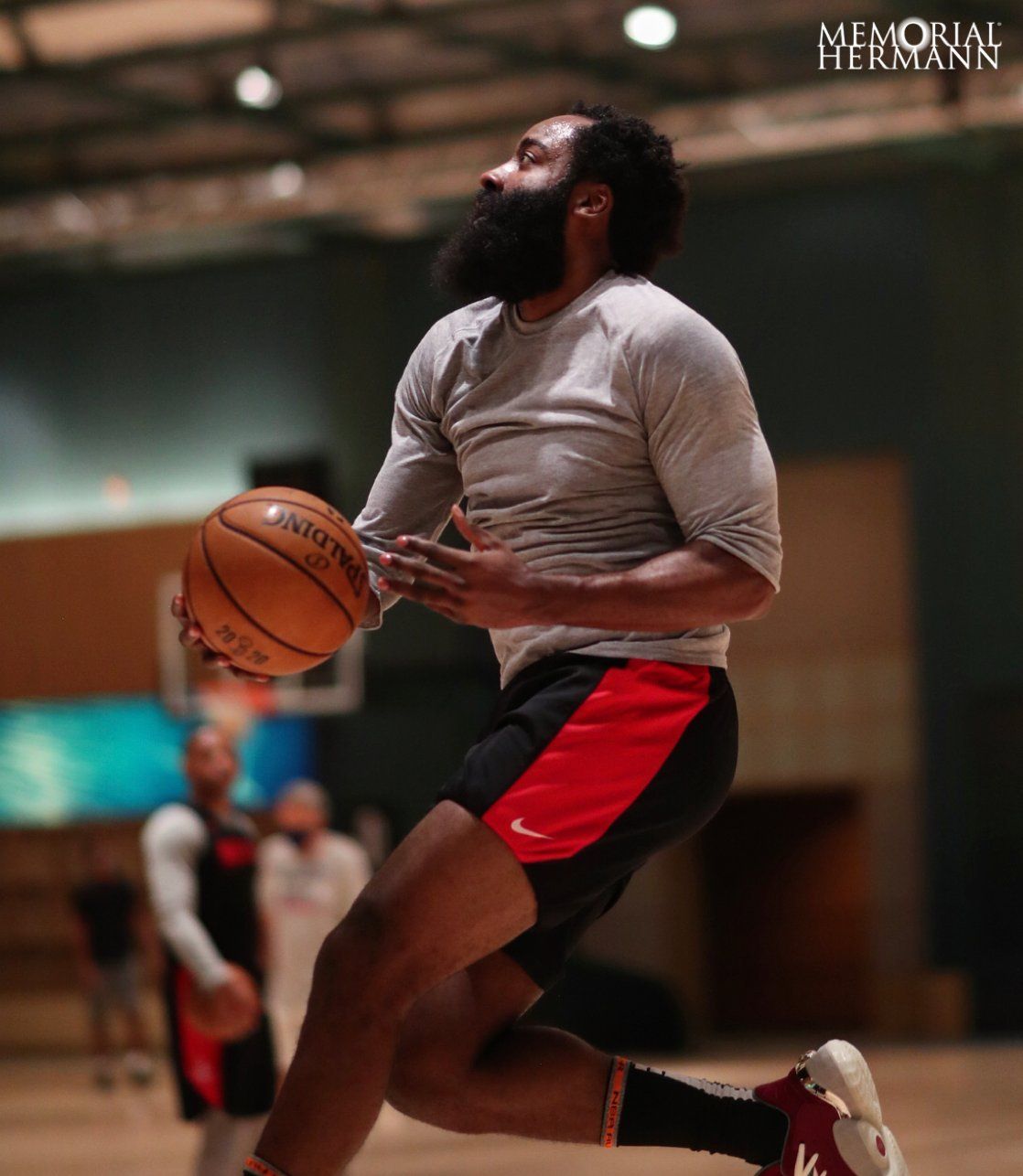 包含社区盾倒计时，休斯敦火箭今晚内部沟通，细节引发关注，目标明确，年轻球员得到机会的词条