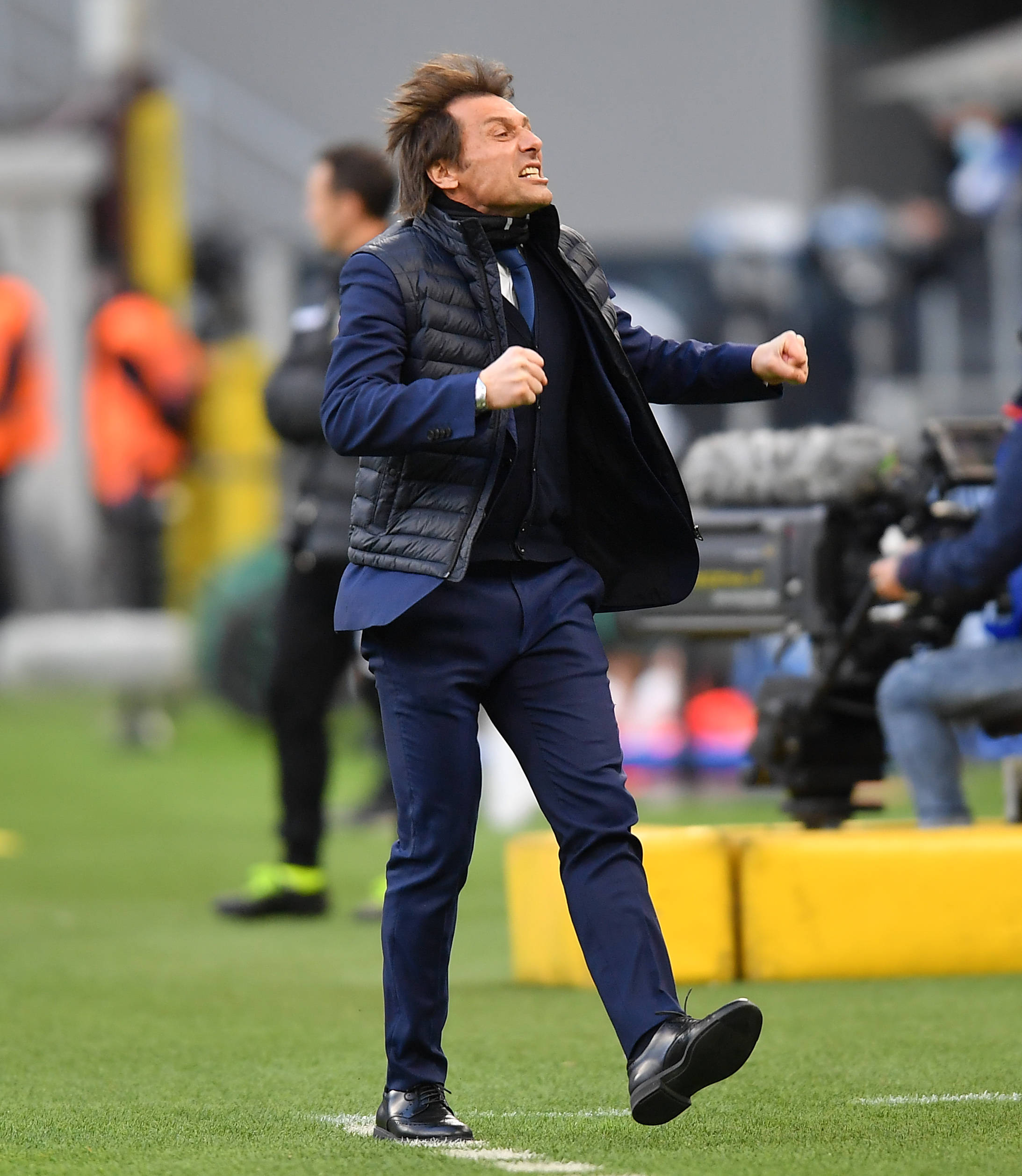  萨克拉门托国王发布备战花絮，清晨再遭质疑，意甲任务艰巨，年轻球员得到机会