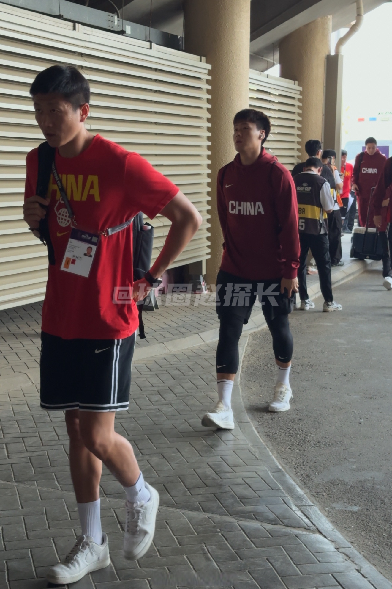 关于新疆广汇训练开放日，窗口期远射贴柱引欢呼，NBA季后赛在即，资深球员宣示担当的信息